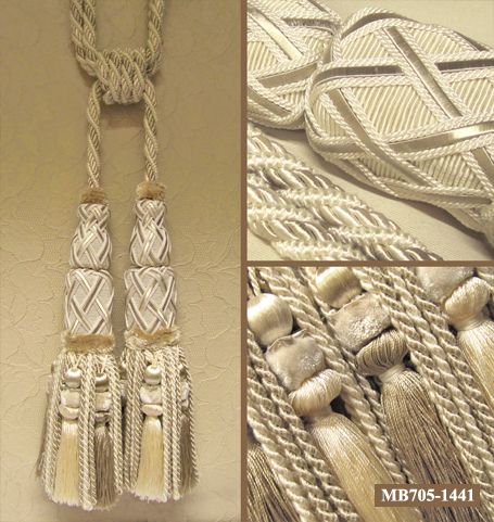 картинка MB705-1270 Holiday кисти от магазина Ткани Мира