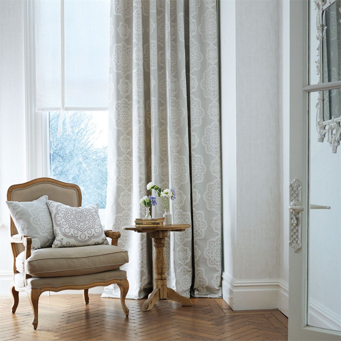 Purity Fabrics Odetta ткань Harlequin, Цветы-Растения от магазина Ткани Мира ✅