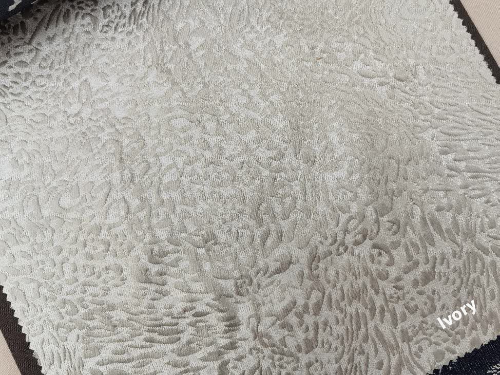 Tanzania ткань Ashley Wilde designs, Животные Этнический от магазина Ткани Мира ✅