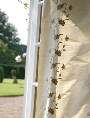 Botanical Silks Ornamental Stripe 31420 ткань James Hare, Цветы-Растения от магазина Ткани Мира ✅