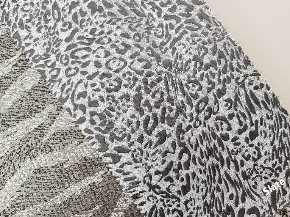 Tanzania ткань Ashley Wilde designs, Животные Этнический от магазина Ткани Мира ✅