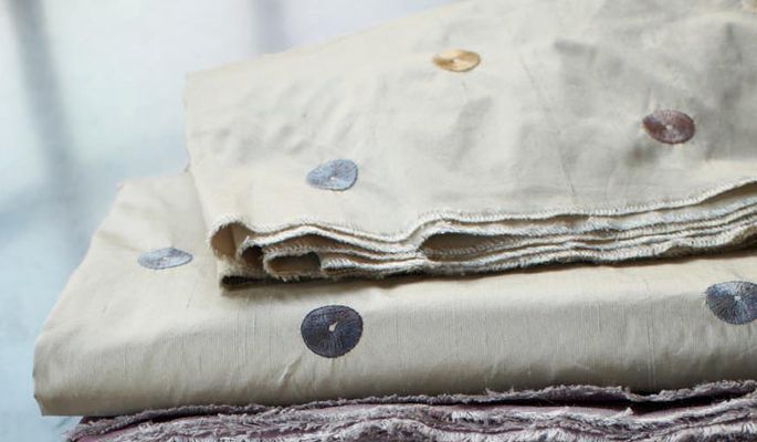 Regal Silk Vol 3 Jazzy Spot 31531 ткань James Hare, Горошек от магазина Ткани Мира ✅