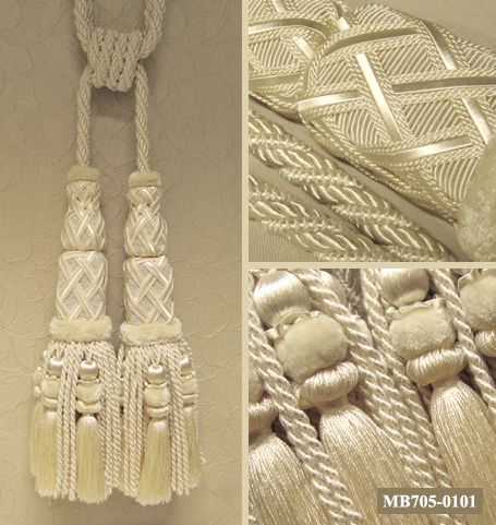 картинка MB705-1270 Holiday кисти от магазина Ткани Мира