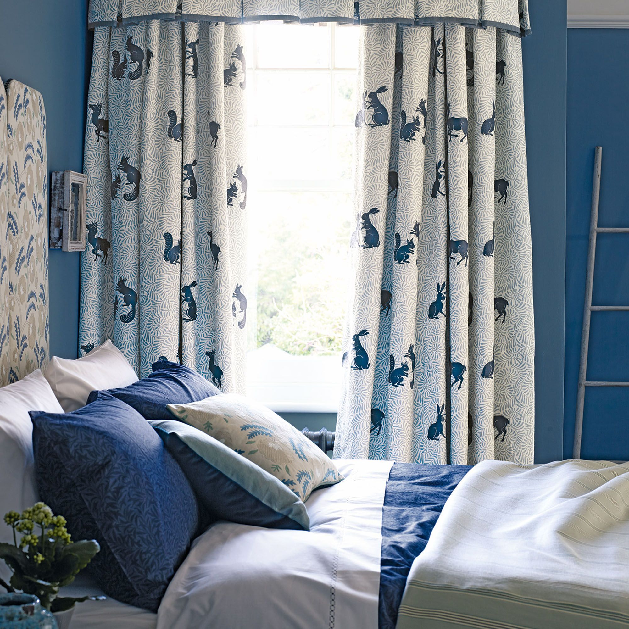 Woodland Embroideries Woodland Animal ткань Morris&Co, Персонажи от магазина Ткани Мира ✅