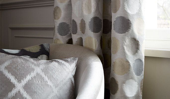 Prism Silks Luna 31566 ткань James Hare, Горошек от магазина Ткани Мира ✅