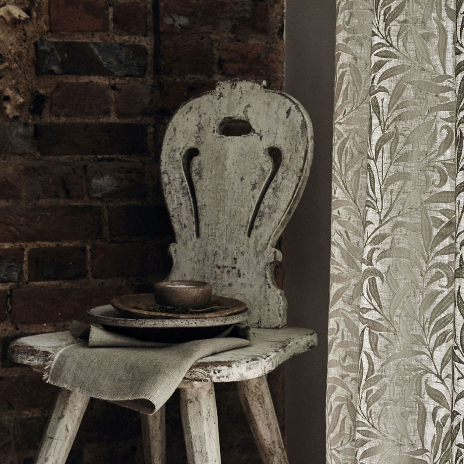 Pure Fabrics Pure Willow Bough Embroidery ткань Morris&Co, Цветы-Растения от магазина Ткани Мира ✅
