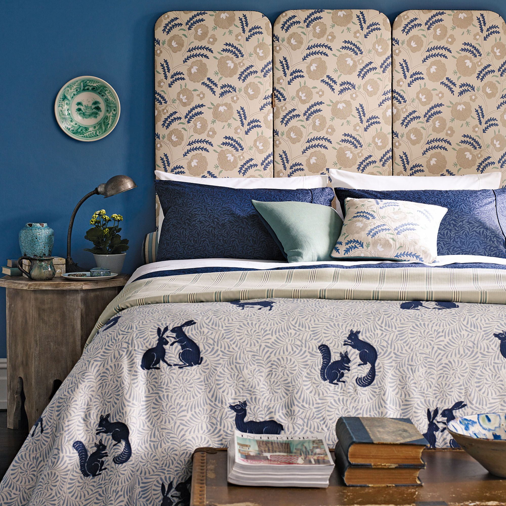 Woodland Embroideries Woodland Animal ткань Morris&Co, Персонажи от магазина Ткани Мира ✅