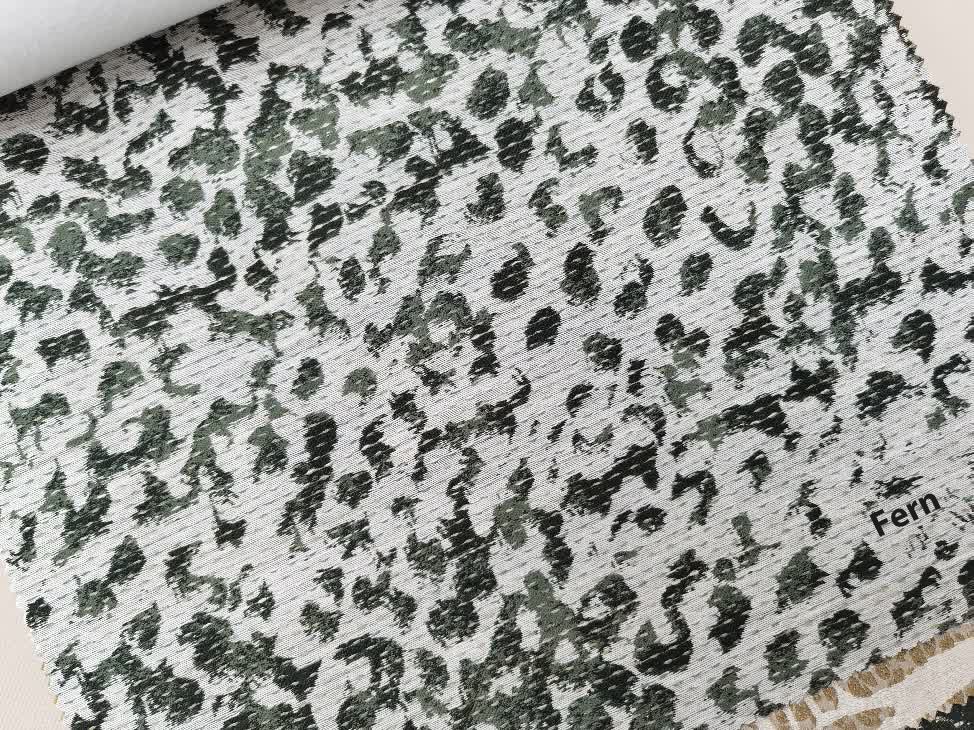 Madagascar ткань Ashley Wilde designs, Животные Этнический от магазина Ткани Мира ✅