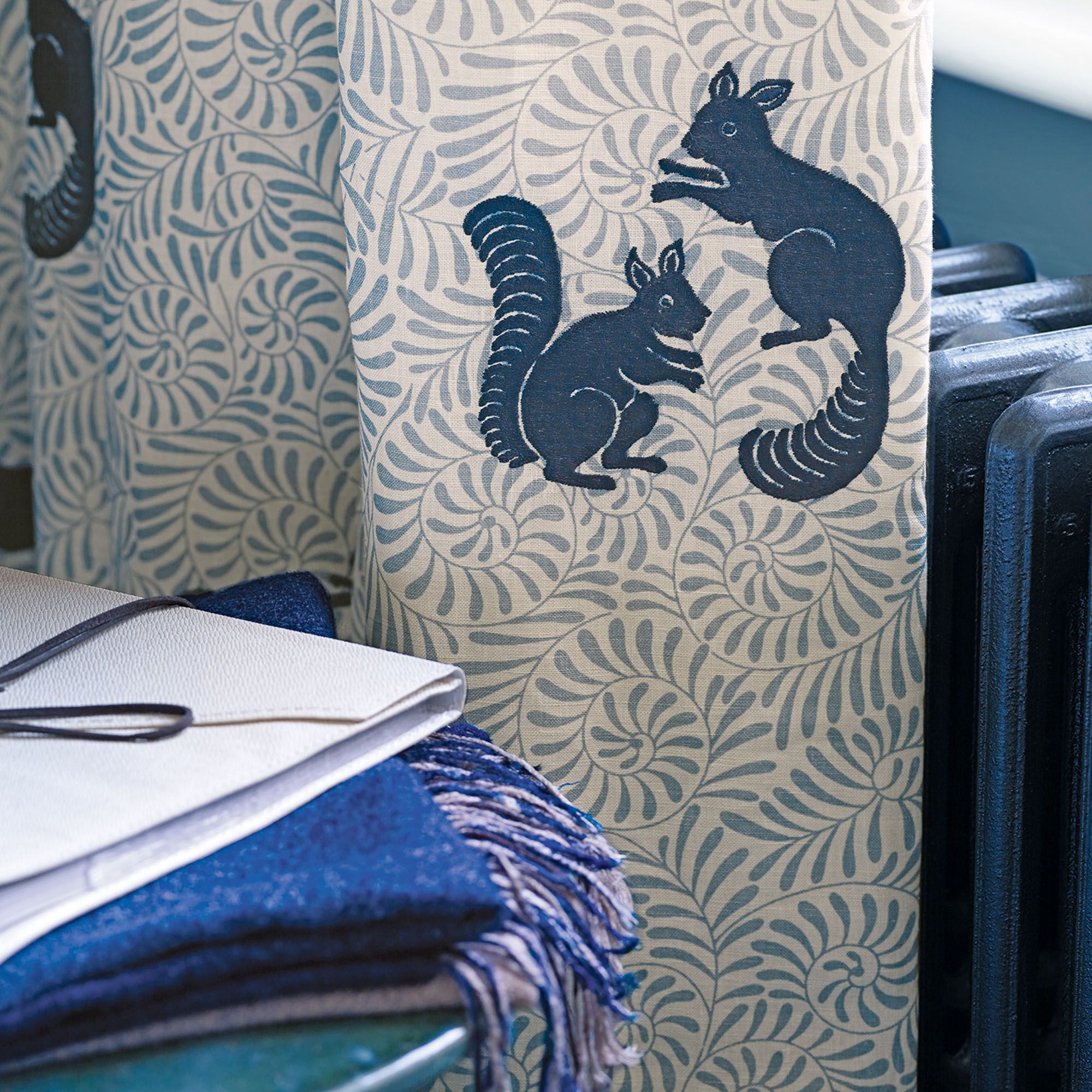 Woodland Embroideries Woodland Animal ткань Morris&Co, Персонажи от магазина Ткани Мира ✅