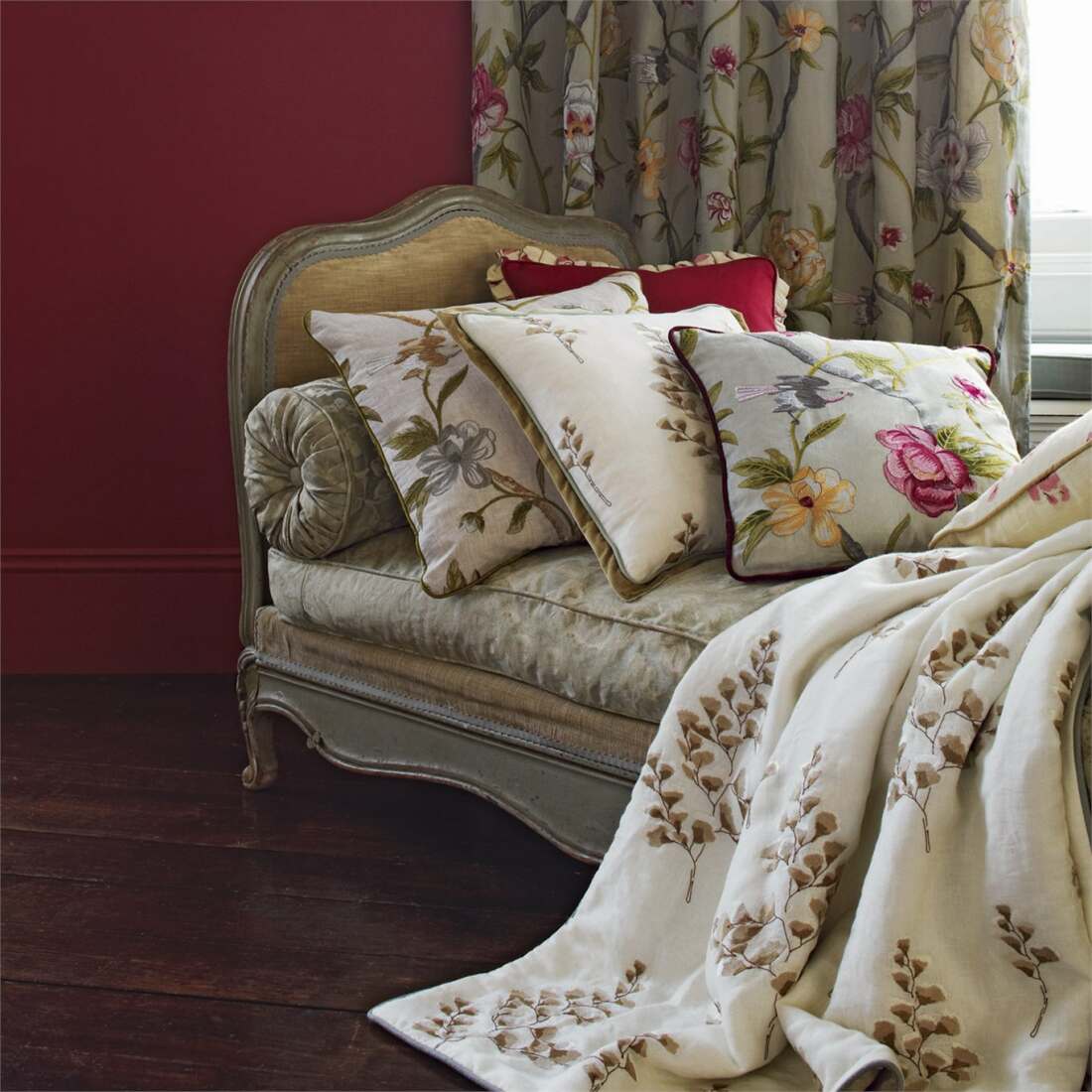 Eleonora ZTOW 320837 ткань Zoffany, Персонажи от магазина Ткани Мира ✅